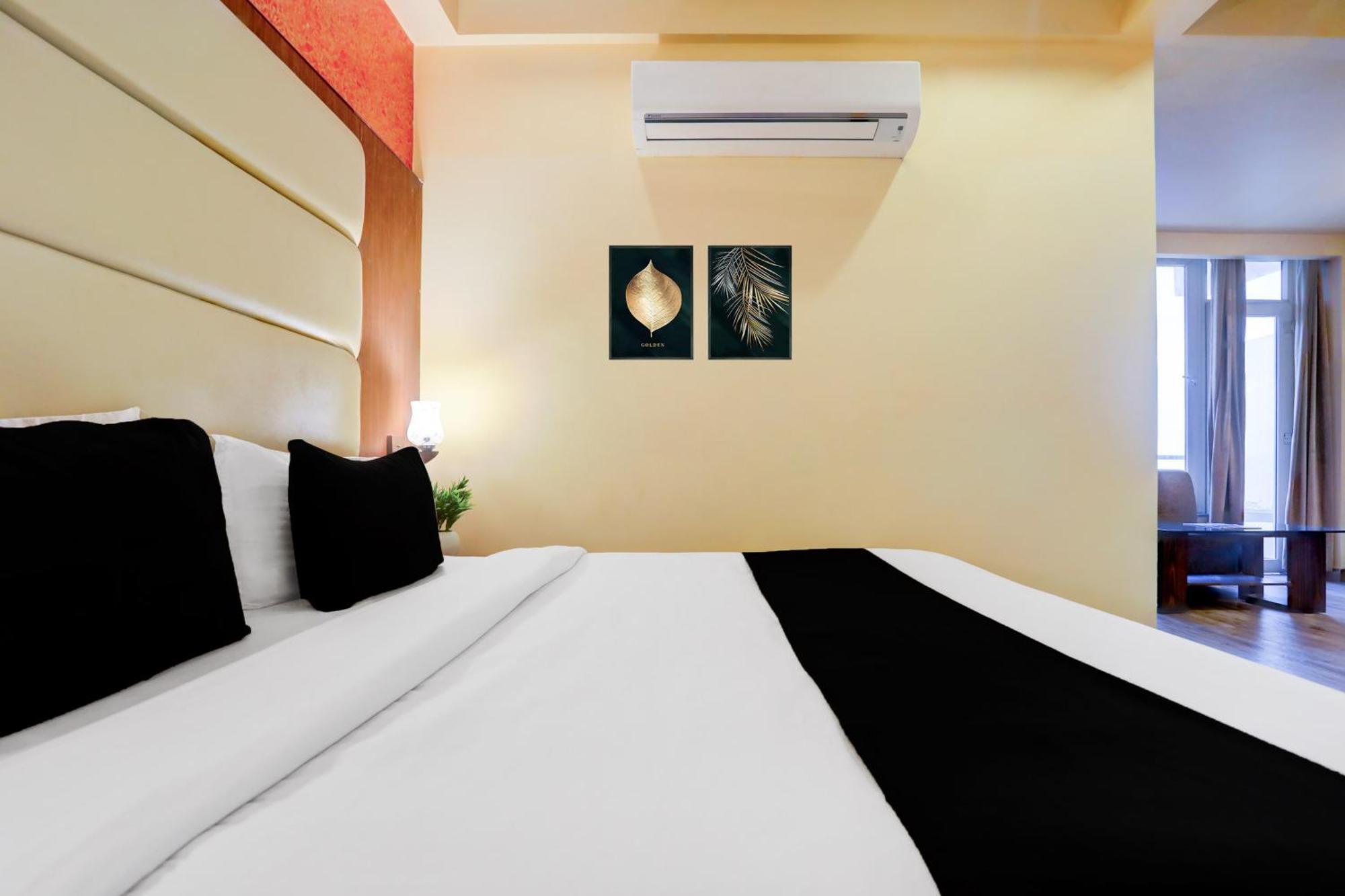 Super Townhouse Oak Pacify Hills Hotel Rajpur Bagian luar foto