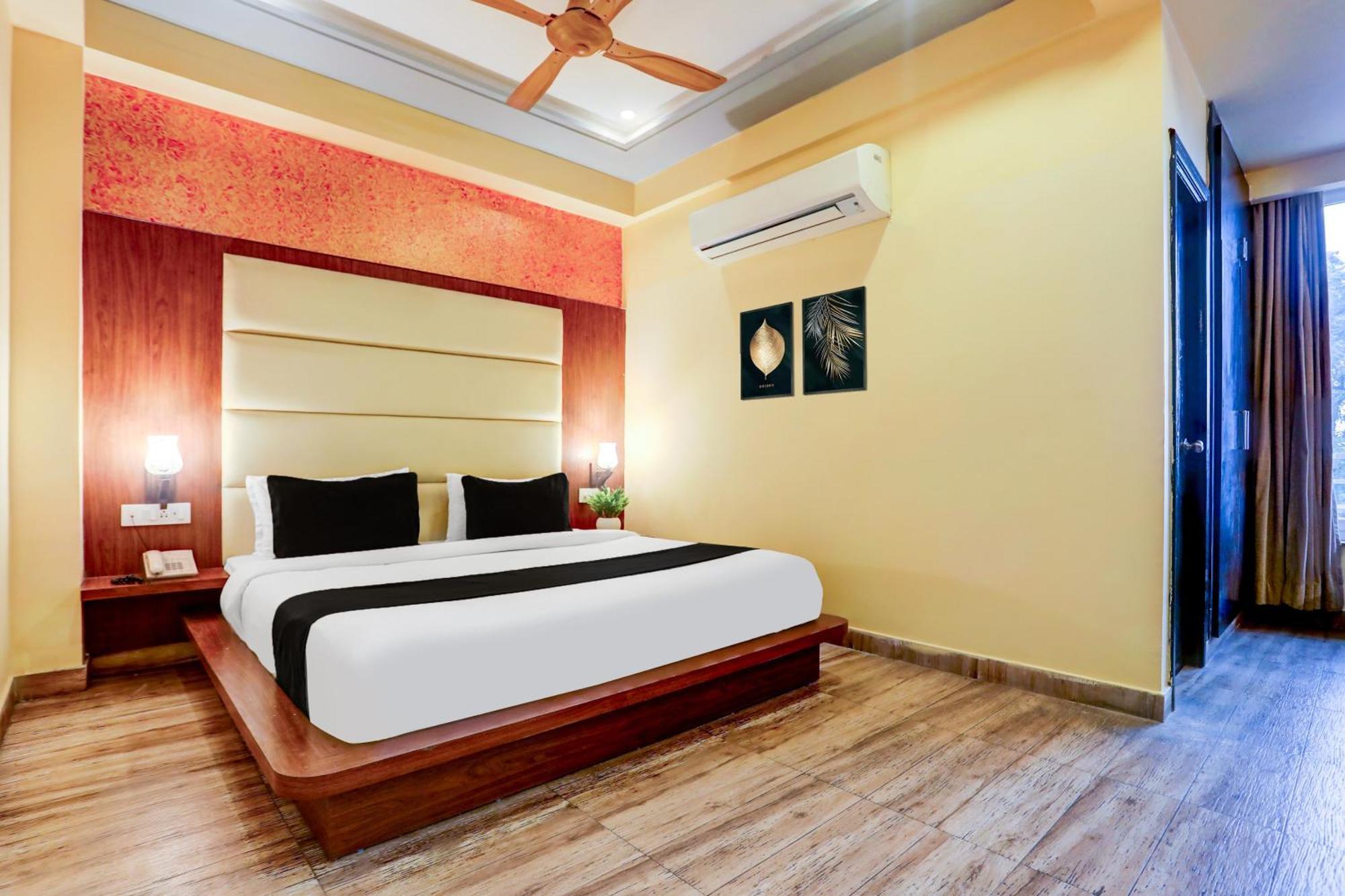 Super Townhouse Oak Pacify Hills Hotel Rajpur Bagian luar foto